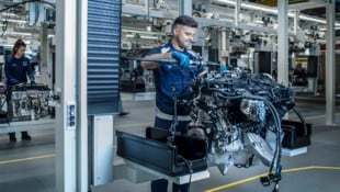“Para 2030, la mitad de nuestros empleados deberían estar involucrados con la movilidad eléctrica, el resto con el mundo de los motores de combustión”, es el plan de Klaus von Moltke.  (Imagen: BMW Group Plant Steyr)