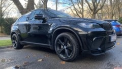 Dieser BMW X6 ist Dreh- und Angelpunkt des Kriminalfalles. (Bild: Polizei Salzburg, Krone KREATIV)