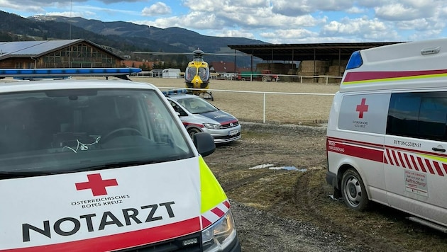 Das Rote Kreuz Bruck-Mürzzuschlag und der Notarzthubschrauber waren umgehend zur Stelle. (Bild: Rotes Kreuz Bruck-Mürzzuschlag/Zangl F.)