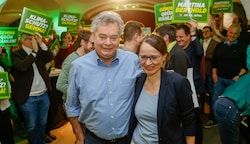 Vizekanzler Werner Kogler und Landesvize Martina Berthold läuteten den Wahlkampf ein. (Bild: Tschepp Markus)