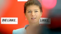Sahra Wagenknecht (Linke) soll aus der Partei ausgeschlossen werden. (Bild: APA/dpa/Wolfgang Kumm)