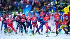 Das ÖSV-Quartett beendet die Mixed-Staffel in Nove Mesto auf Rang acht. (Bild: AP)