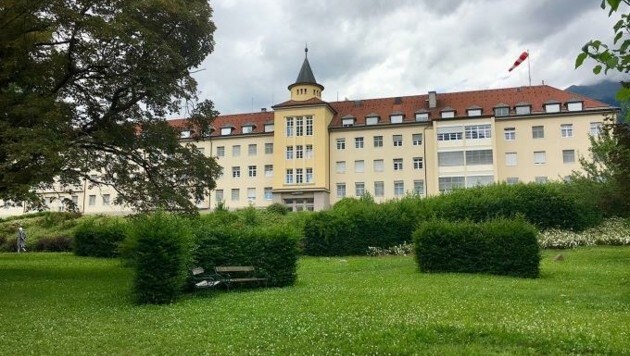 Dunkle Wolken derzeit über dem Krankenhaus in Lienz. (Bild: zVg)