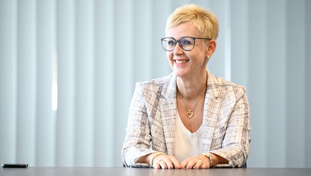 Alice Godderidge ist CEO des Kunststoffrohre-Spezialisten Poloplast in Leonding. (Bild: Alexander Schwarzl)