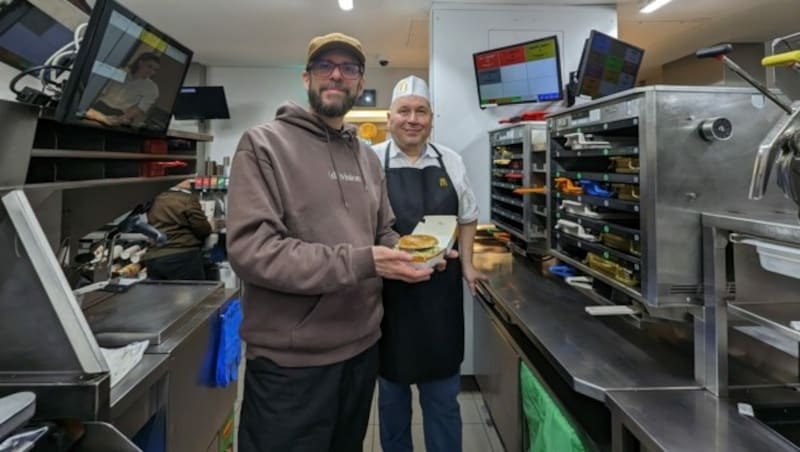 Bei McDonald‘s war man mit der Burgerarbeit der „Krone“ zufrieden: Verkoster Harald Dragan darf sich gerne für einen Job in der Küche bewerben. (Bild: Harald Dragan)