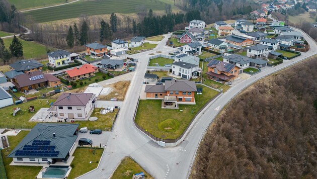 Die Gemeinde Grünburg steht ebenso unter Schock. (Bild: TEAM FOTOKERSCHI.AT / KERSCHBAUMMAYR)