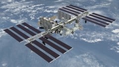 Die Internationale Raumstation ISS (Bild) musste wieder einmal Weltraumschrott ausweichen. (Bild: NASA)