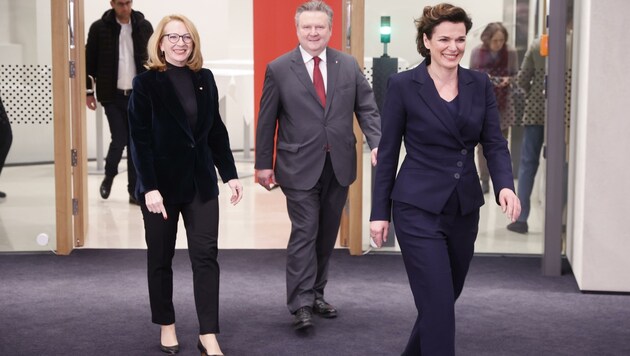 Die Wiener Partei unter Bürgermeister Michael Ludwig steht hinter der Vorsitzenden Pamela Rendi-Wagner. (Bild: Reinhard Holl)
