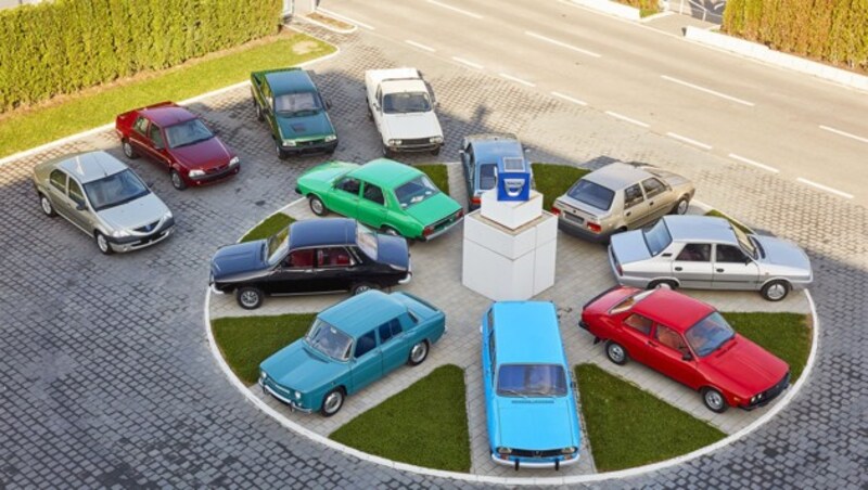 Autos von Dacia, hier eine Übersicht der zwischen 1968 und 2004 entwickelten Modelle, setzen traditionellerweise auf Renault-Technik. (Bild: Dacia)