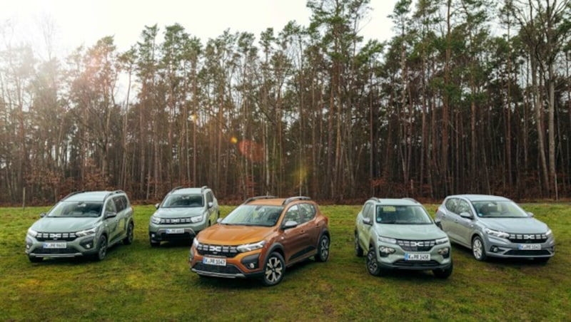 Fünf Baureihen bietet das optisch aufgewertete Modellprogramm von Dacia. (Bild: Dacia)