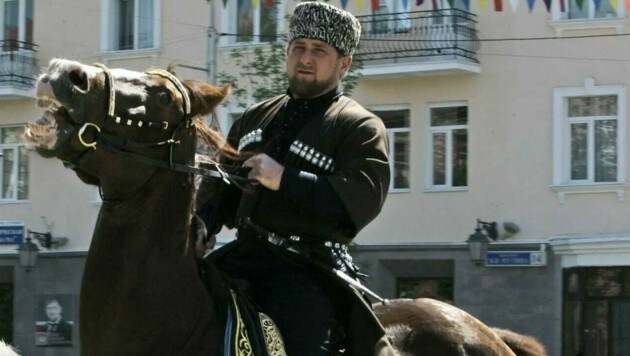 Steckt Kadyrow selbst hinter dem Diebstahl des Pferdes? Der Verdacht liegt nach den Aussagen des Stallbesitzers jedenfalls nahe. (Bild: OSINT)