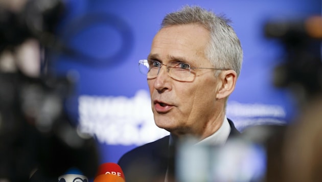 NATO-Generalsekretär Jens Stoltenberg (Bild) hat am Mittwoch erklärt, er befürchte, dass die seit Monaten schwer umkämpfte Stadt Bachmut „in den nächsten Tagen fällt.“ (Bild: AFP)