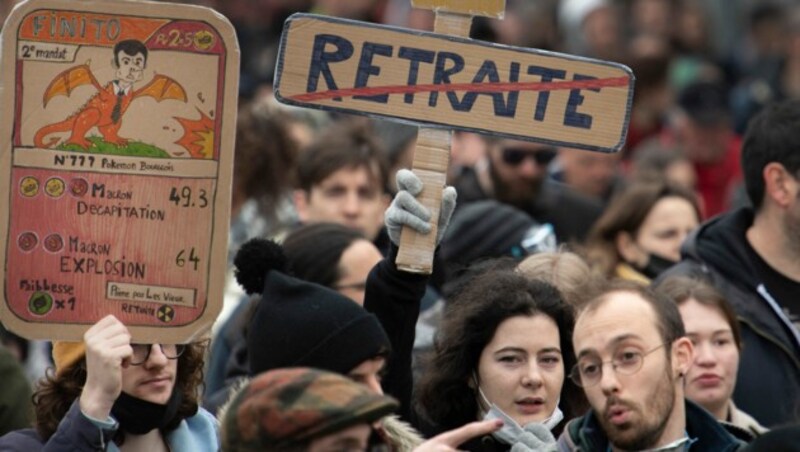 Die Proteste in Frankreich halten an, der Widerstand ist groß. (Bild: FRED TANNEAU / AFP)