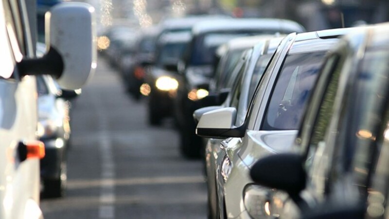 Der Verkehr ist eines der „Sorgenkinder“ beim Erreichen der Klimaziele. (Bild: stock.adobe.com)