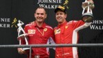 David Sanchez (l.) mit dem damaligen Ferrari-Piloten Sebastian Vettel, 2018 (Bild: AFPAPA/AFP/JOHN THYS)