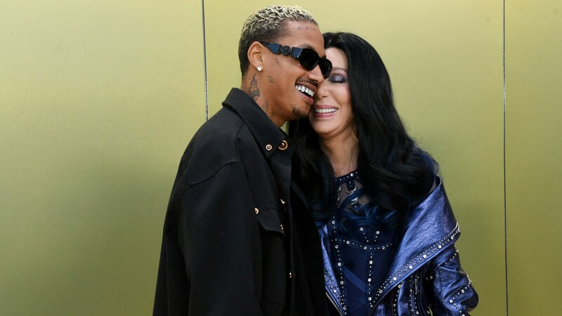 Cher und Alexander Edwards (Bild: APA/Getty Images via AFP/GETTY IMAGES/Jon Kopaloff)