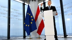 Bundeskanzler Karl Nehammer (ÖVP) hielt am Freitag eine Rede an die Nation unter dem Titel „Zur Zukunft der Nation - Österreich 2030“. (Bild: APA/ROLAND SCHLAGER)