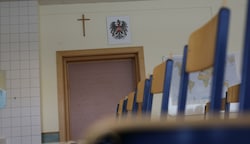 Eine Debatte über Kreuze in den Tiroler Schulklassen zieht immer - das weiß auch die Schülervertretung in Tirol und entfachte sie neuerlich. (Bild: Hronek Eveline)