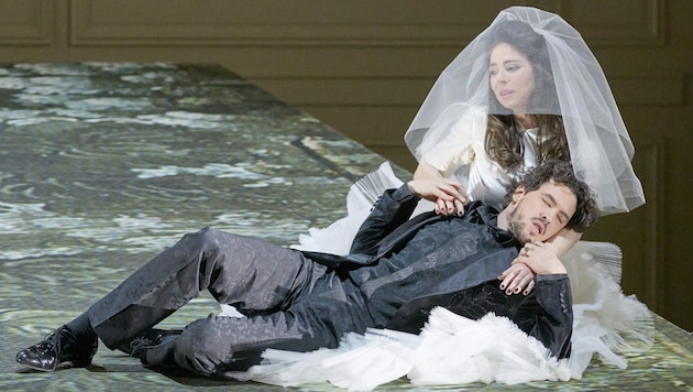 Neu inszeniert an der Wiener Staatsoper: „Die Hochzeit des Figaro“: Hanna-Elisabeth Müller als Gräfin Almaviva und Andrè Schuen als Graf Almaviva (Bild: © Wiener Staatsoper / Michael Pöhn)