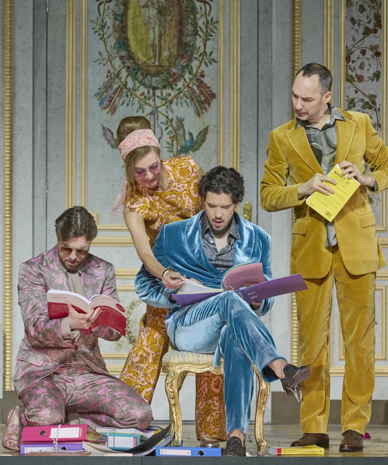 Josh Lovell (Basilio), Stephanie Houtzeel (Marcellina), Andrè Schuen (Graf Almaviva), Stefan Cerny (Bartolo) (Bild: © Wiener Staatsoper / Michael Pöhn)