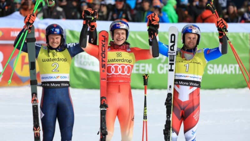 Das Siegespodest in Kranjska Gora: Marco Odermatt (Mitte), Henrik Krisottfersen (links), Alexis Pinturault (Bild: GEPA pictures)