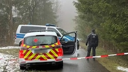 In Nordrhein-Westfalen entdeckten Polizistinnen und Polizisten am Sonntag eine weibliche Leiche. (Bild: Screenshot glomex)