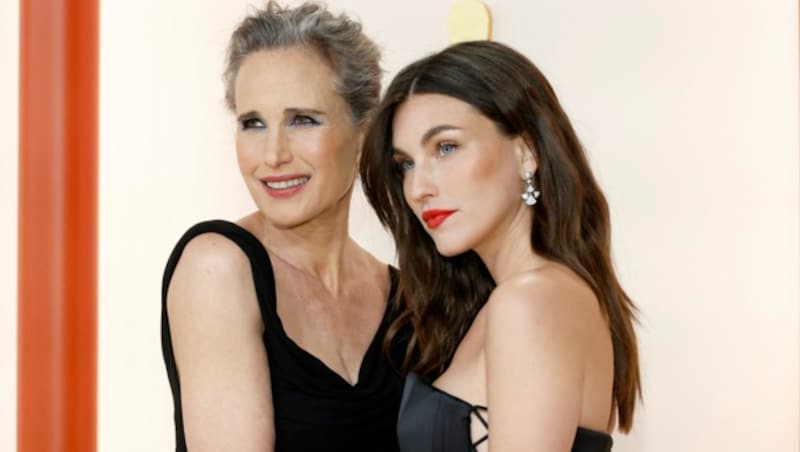 Andie MacDowell und Rainey Qualley (Bild: APA/Getty Images via AFP/GETTY IMAGES/Mike Coppola)