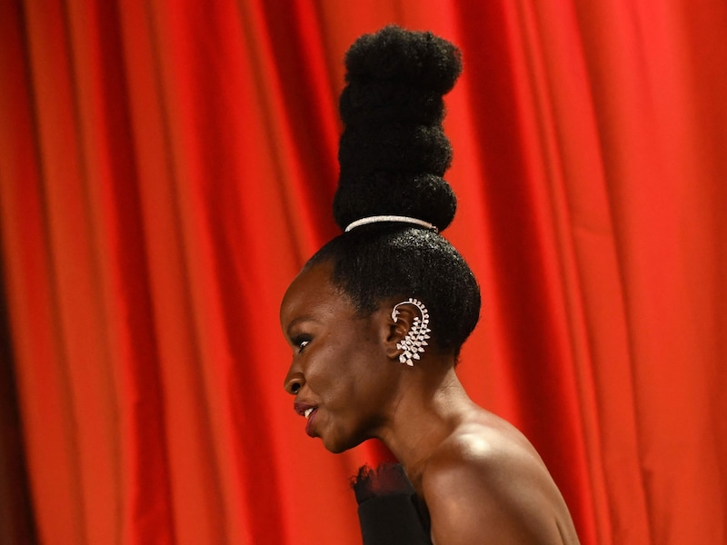 Die Frisur von Schauspielerin Danai Gurira sorgte für Aufsehen. (Bild: APA/AFP/VALERIE MACON)