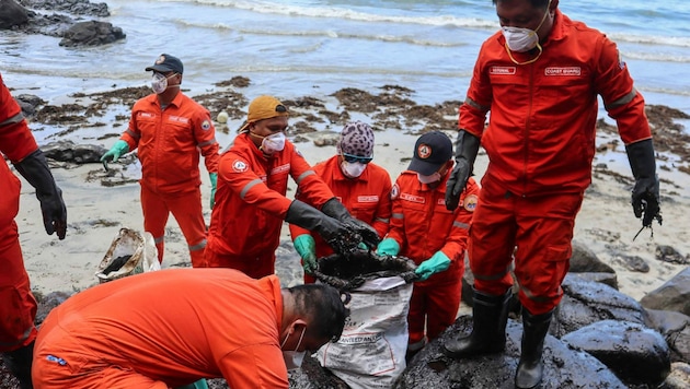 Nach dem Sinken eines Öltankers hat sich vor den Philippinen ein riesiger Ölteppich ausgebreitet. (Bild: Philippine Coast Guard (PCG))