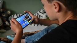 Was macht mein Kind mit dem Smartphone? Welche Seiten besucht es? Welche Apps benutzt es? All diese Unsicherheiten haben Eltern mithilfe von Ohana gut im Griff. (Bild: Markus Wenzel)