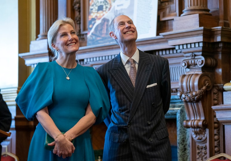 Prinz Edward, der Duke of Edinburgh und Herzogin Sophie, Duchess of Edinburgh bei einem Event in den City Chambers (Bild: APA/Photo by Jane Barlow/AFP)