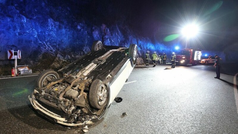 Auch die Feuerwehr rückte zu Aufräumarbeiten an (Bild: BRK BL )