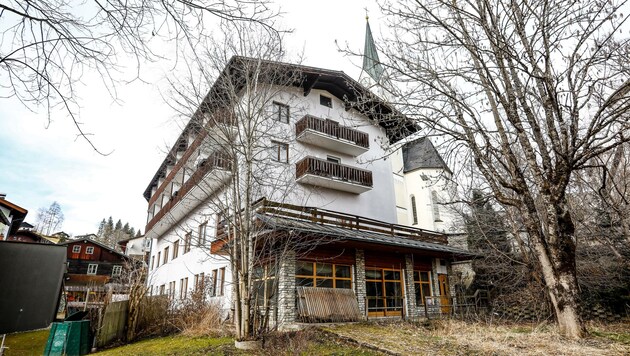 In dieses Haus in Goldegg ziehen bald 20 Flüchtlinge ein. (Bild: Gerhard Schiel)