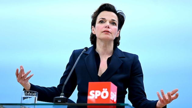 Pamela Rendi-Wagner informierte am Mittwochnachmittag über die Ergebnisse der SPÖ-Präsidiumssitzung. (Bild: APA/Roland Schlager)