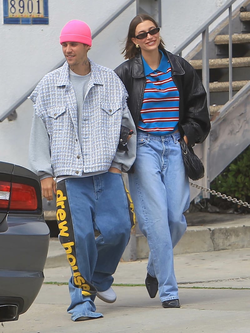 Justin Bieber und Hailey Bieber bei einem Spaziergang in Los Angeles. (Bild: (c) www.VIENNAREPORT.at)
