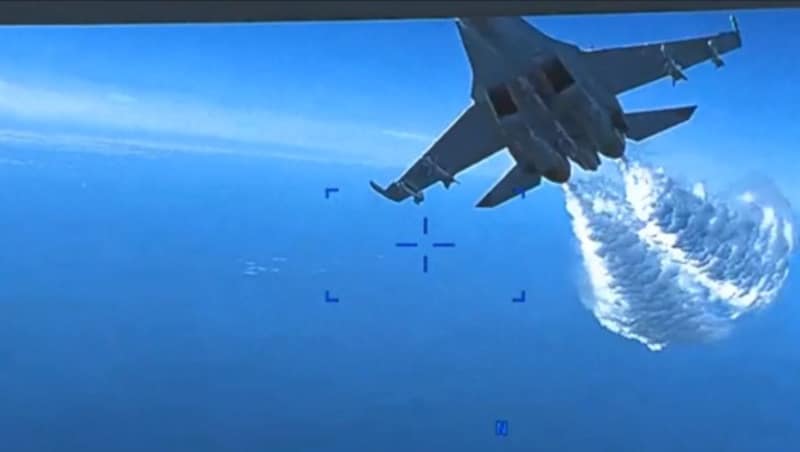 Man sehe zwar das „rücksichtslose“ Manöver der russischen Kampfjets, aber eine Absicht belege das Video nicht, heißt es von der US-Regierung. (Bild: Screenshot: dvidshub.net)