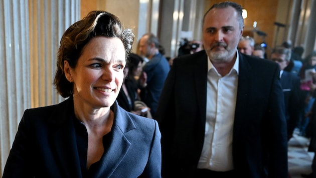 SPÖ-Chefin Pamela Rendi-Wagner und LH Hans Peter Doskozil: Wer hat am Ende die Nase vorn? (Bild: APA/Roland Schlager)