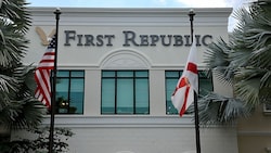 Eine Filiale der First-Republic-Bank in Florida (Bild: APA/Getty Images via AFP/GETTY IMAGES/JOE RAEDLE)