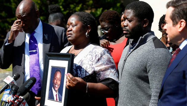 Die Angehörigen von Irvo Otieno erheben schwere Vorwürfe gegen die Behörden. (Bild: AP)