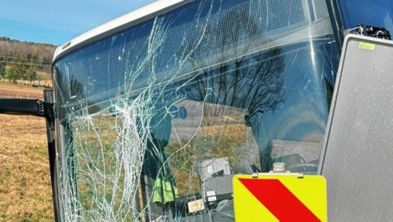 Glücklicherweise war der Bus nicht voll besetzt. (Bild: Christian Schulter)