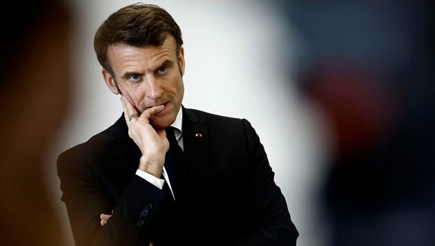 Maximal unbeliebt: Frankreichs Präsident Emmanuel Macron (Bild: AP)