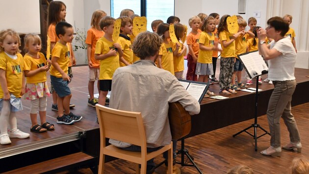 Kinder und Jugendliche nutzen das Angebot zur Ausbildung am Instrument und in den Chören (Bild: JS Bach Musikschule)