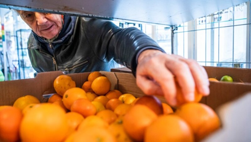 Mittlerweile sind fünfzehn Prozent der Schweden von Armut bedroht. Hilfsorganisationen schlagen Alarm. (Bild: Jonathan NACKSTRAND / AFP)