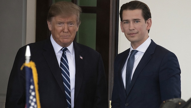 Februar 2019: Der damalige US-Präsident Donald Trump begrüßt den damaligen BUndeskanzler Sebastian Kurz im Weißen Haus in Washington. (Bild: AFP)