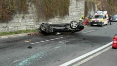 Das Auto kam verkehrt auf der Straße zum Stillstand (Bild: FF Millstatt)