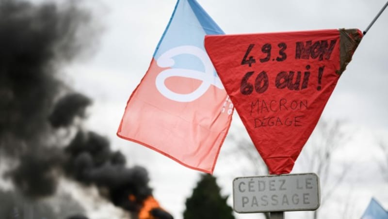 Protest gegen die französische Pensionsreform (Bild: AFP)
