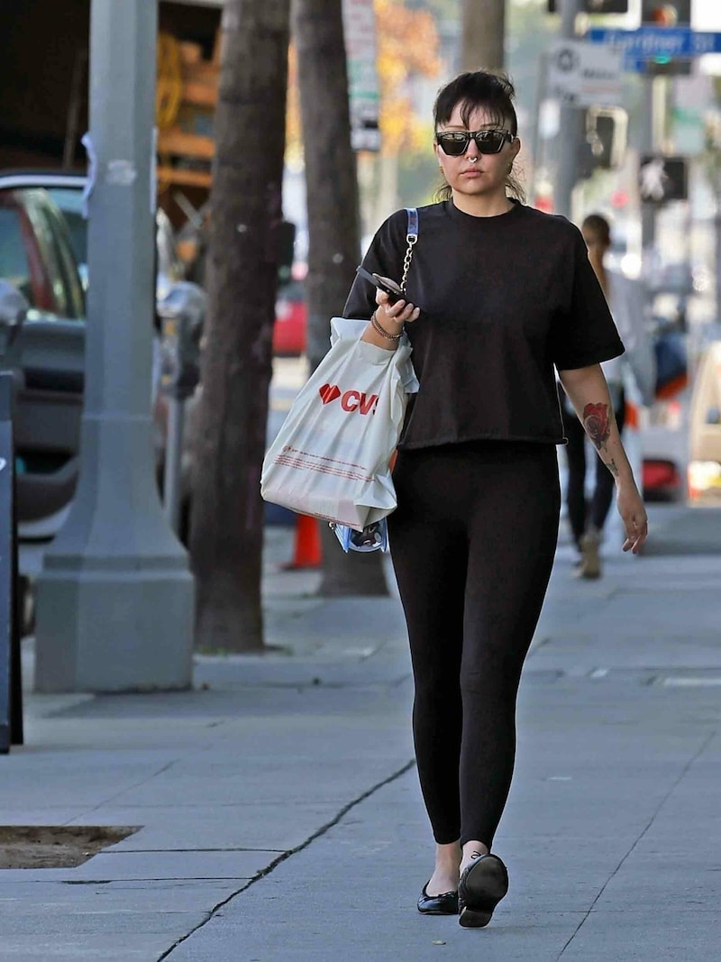 Amanda Bynes im Dezember 2022 beim Shoppen in Los Angeles (Bild: www.photopress.at)