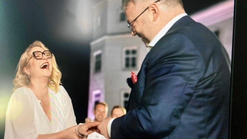 Sandra Köhldorfer verheiratet die Kandidaten bei „Hochzeit auf den ersten Blick“ - im November hat sie selbst in der Show einen schönen Antrag bekommen. (Bild: privat)