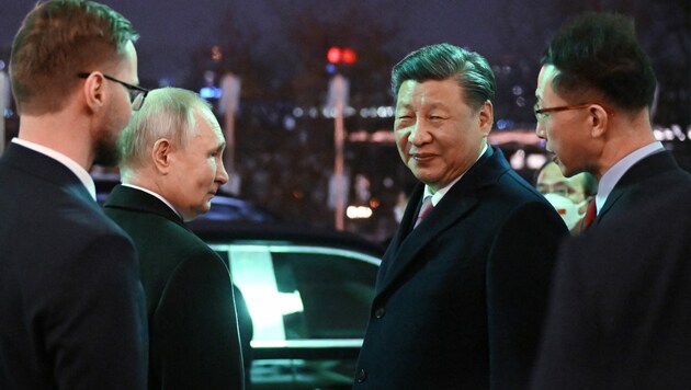 Der chinesische Präsident Xi Jinping hat offiziellen Angaben zufolge seinen Staatsbesuch in Russland beendet. (Bild: AFP)