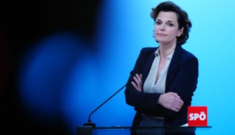 Parteivorsitzende Pamela Rendi-Wagner am Mittwochnachmittag nach der Sitzung des SPÖ-Präsidiums zur Umsetzung der Mitgliederbefragung (Bild: APA/EVA MANHART)